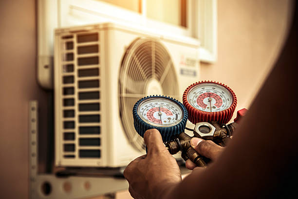 Professional Ac Installation technician working in Big Lake, WA